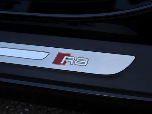 Used 2018 Audi R8 V10 image 13
