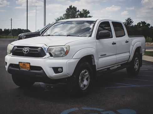Used 2015 Toyota Tacoma PreRunner w/ SR5 Package RWD image 20