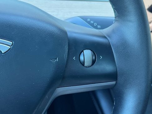 Used 2022 Tesla Model 3 Long Range AWD/4WD image 25