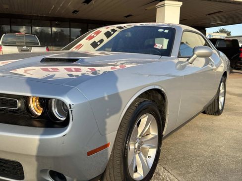 Used 2023 Dodge Challenger SXT image 5