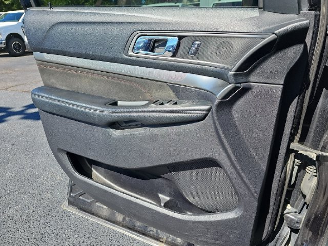 Used 2019 Ford Explorer XLT w/ Equipment Group 202A FWD image 24
