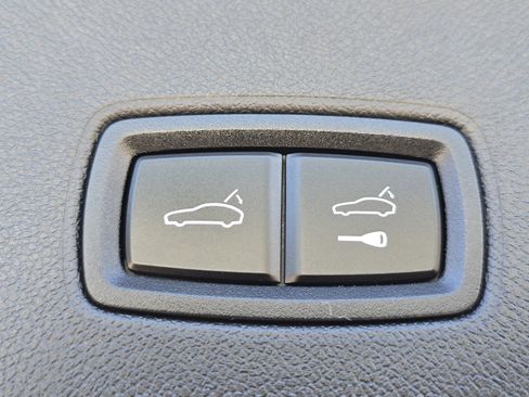 Certified 2025 Porsche Cayenne image 29