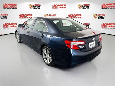 Used 2014 Toyota Camry SE FWD image 2