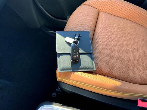 New 2025 Volkswagen ID. Buzz Pro S image 30