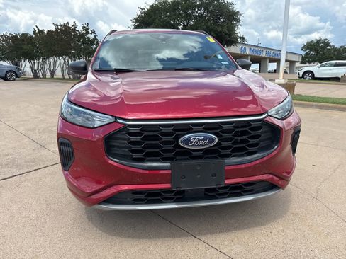 Used 2024 Ford Escape ST-Line w/ Tech Pack #1 FWD image 2