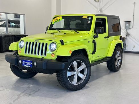 Used 2017 Jeep Wrangler Sahara w/ Connectivity Group AWD/4WD image 1