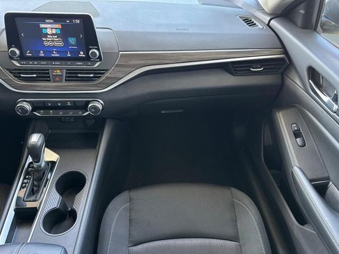 Used 2025 Nissan Altima 2.5 SV image 28