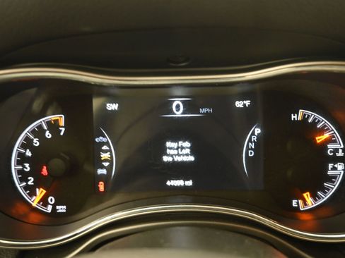 Used 2022 Jeep Grand Cherokee Laredo E image 15