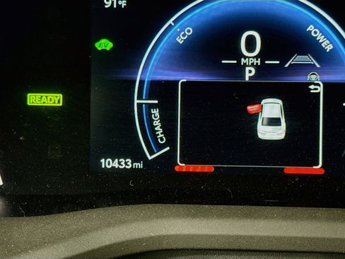 Used 2025 Toyota Camry LE FWD image 19
