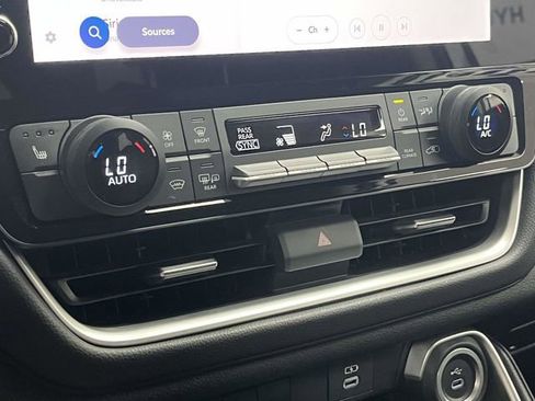 Used 2025 Toyota Grand Highlander FWD image 34