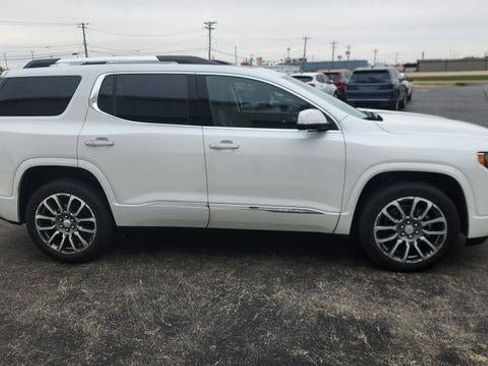 Used 2023 GMC Acadia Denali w/ Denali Ultimate Package AWD/4WD image 4