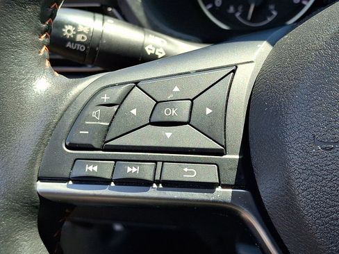 Used 2023 Nissan Sentra SR w/ SR Premium Package FWD image 24