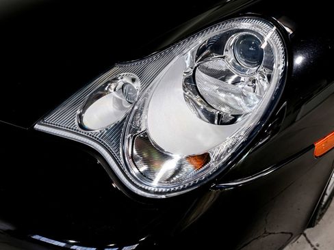 Used 2004 Porsche 911 Carrera RWD image 28
