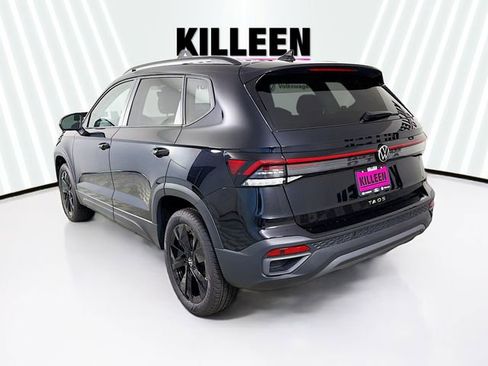 New 2026 Volkswagen Taos SE FWD image 5