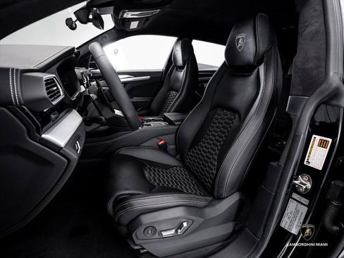 Used 2019 Lamborghini Urus AWD/4WD image 29