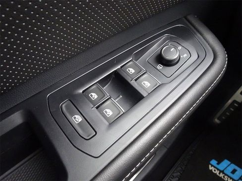 New 2025 Volkswagen Atlas SEL Premium R-Line image 23