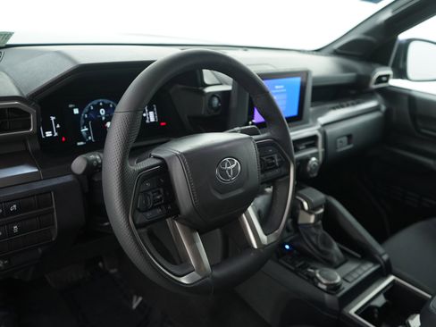 Used 2025 Toyota Tacoma SR5 image 18