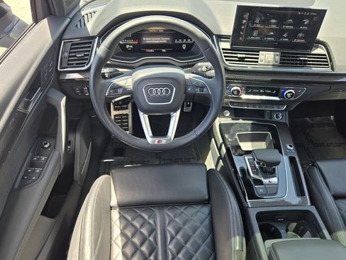 Used 2023 Audi SQ5 Prestige w/ Prestige Package AWD/4WD image 13