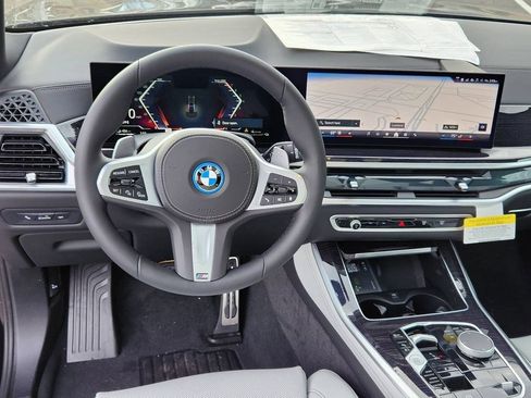 Used 2026 BMW X5 xDrive50e w/ M Sport Package AWD/4WD image 11