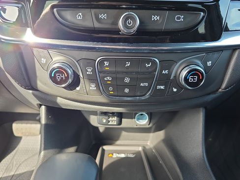 Certified 2023 Chevrolet Traverse High Country w/ LPO, Floor Liner Package AWD/4WD image 17