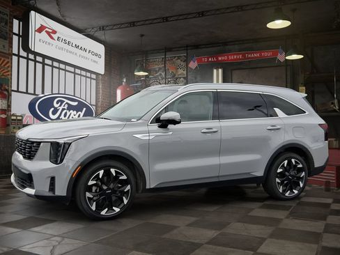 Used 2024 Kia Sorento SX FWD image 1