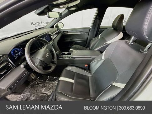 Used 2025 Toyota Camry SE image 19