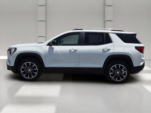 Certified 2025 GMC Terrain Elevation w/ Elevation Premium Package FWD image 2