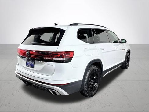 Certified 2024 Volkswagen Atlas Peak Edition SE AWD/4WD image 7
