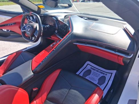 Used 2021 Chevrolet Corvette Stingray Premium Conv w/ Z51 Performance Package RWD image 17