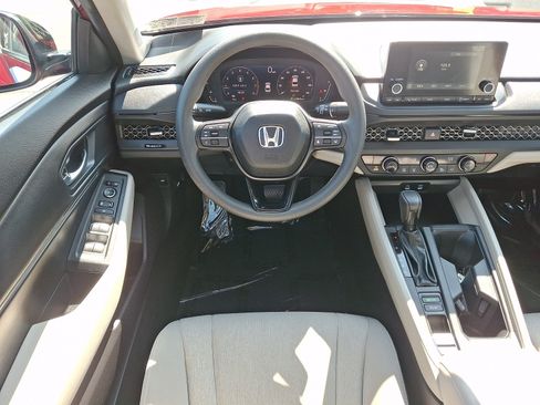 Used 2025 Honda Accord SE image 12