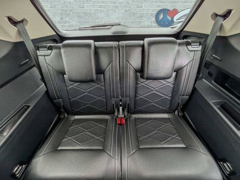 Certified 2025 Volkswagen Atlas SE FWD image 15
