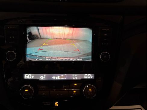 Used 2021 Nissan Rogue Sport SV image 39