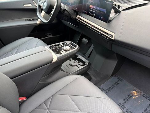 Certified 2025 BMW iX xDrive50 w/ Premium Package AWD/4WD image 19