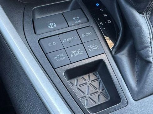 Certified 2025 Toyota RAV4 XLE AWD/4WD image 15