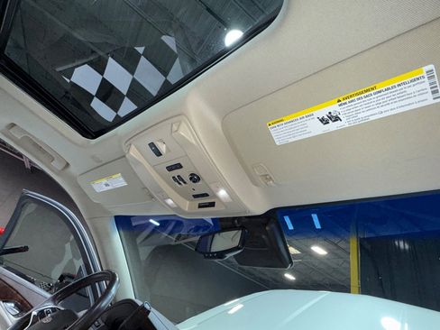 Used 2015 Cadillac Escalade Luxury image 82