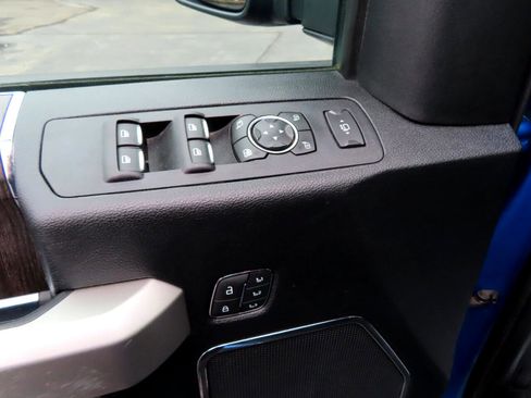 Used 2021 Ford F350 Lariat image 28