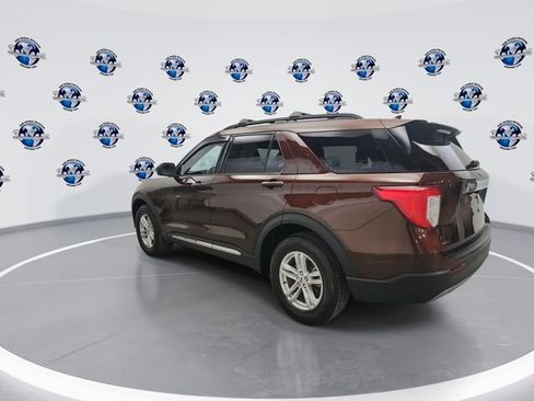 Used 2020 Ford Explorer XLT w/ Equipment Group 202A image 7