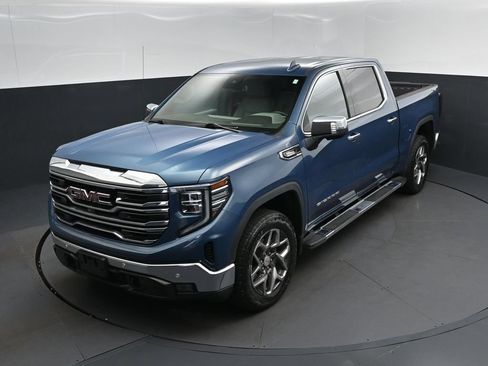 Used 2024 GMC Sierra 1500 SLT w/ SLT Premium Plus Package AWD/4WD image 31