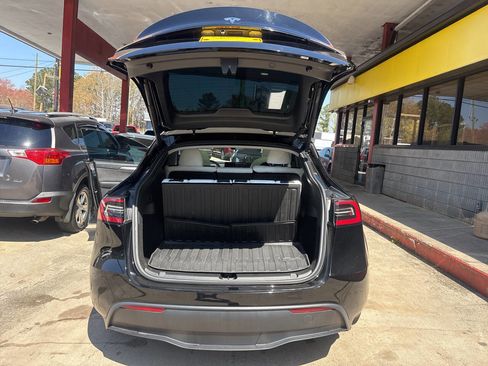 Used 2023 Tesla Model Y AWD image 13