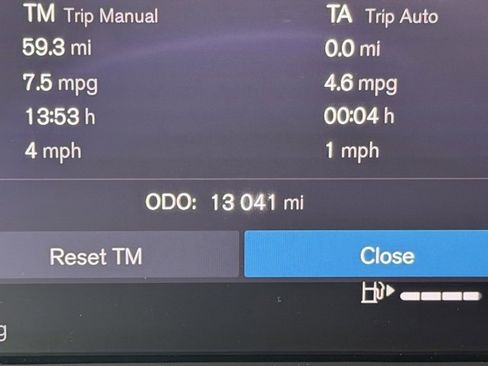 Used 2024 Volvo XC60 B5 Plus w/ Climate Package image 3