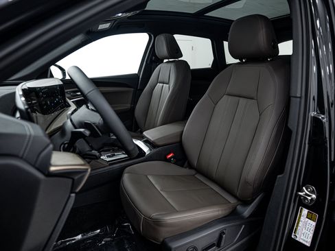 New 2025 Audi Q5 Premium image 14