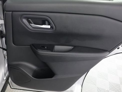 Used 2024 Nissan Rogue SV image 25