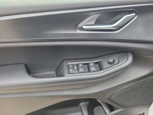 Used 2025 Jeep Grand Cherokee Laredo X w/ Luxury Tech Group I image 13