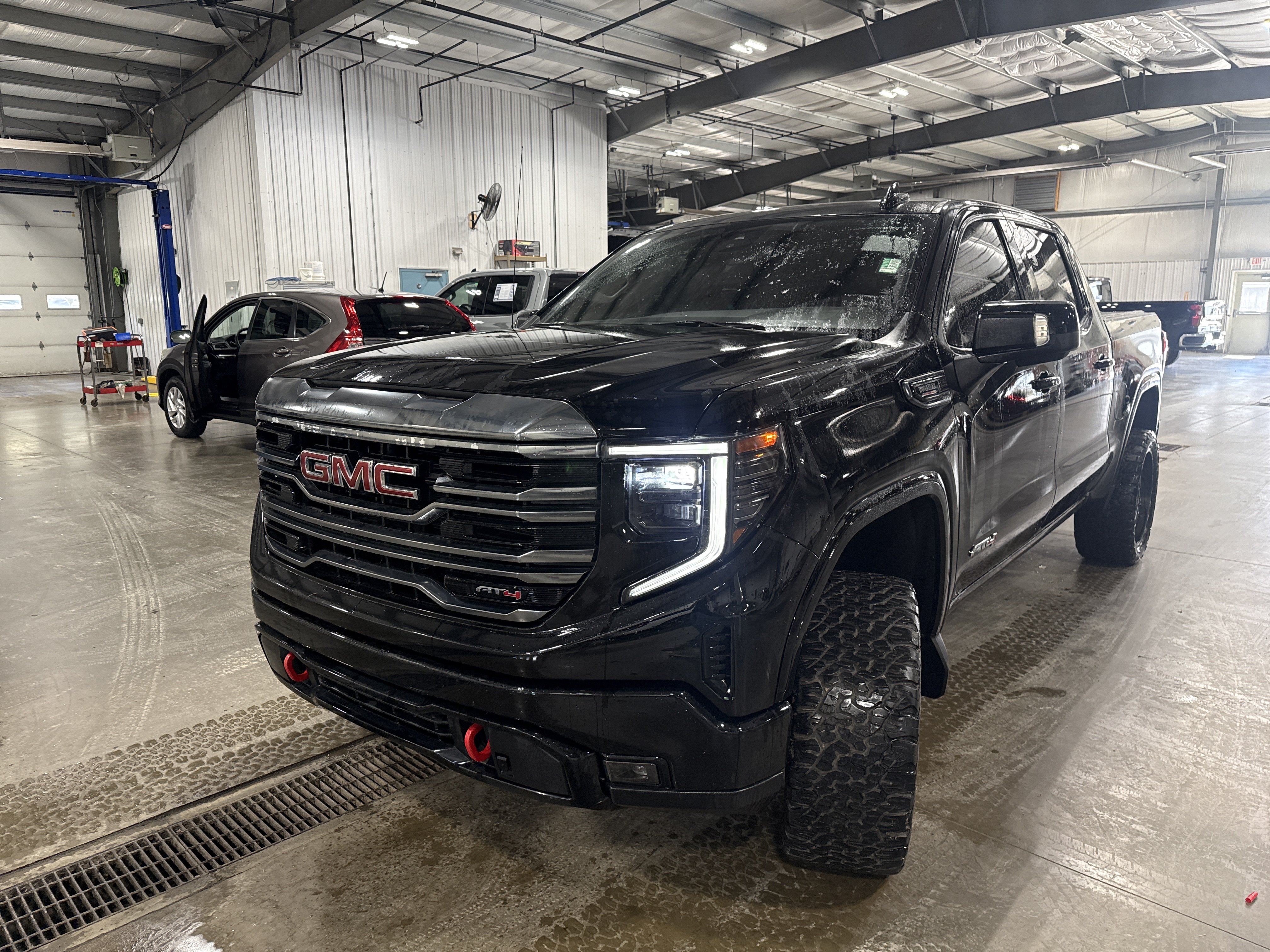 Used 2022 GMC Sierra 1500 AT4 w/ AT4 Preferred Package AWD/4WD image 6