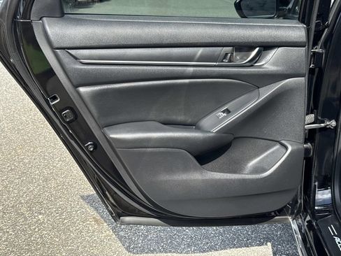 Used 2020 Honda Accord EX image 12