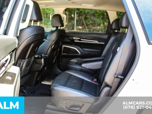 Used 2025 Kia Telluride S FWD image 18
