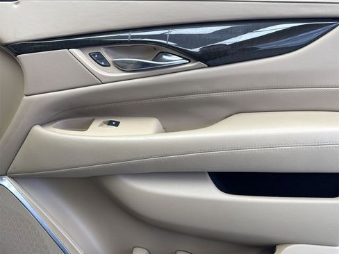 Used 2019 Cadillac Escalade Platinum image 37