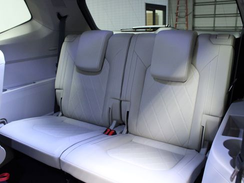 Used 2025 Volkswagen Atlas SEL Premium R-Line image 14