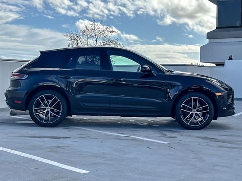 Used 2025 Porsche Macan image 9