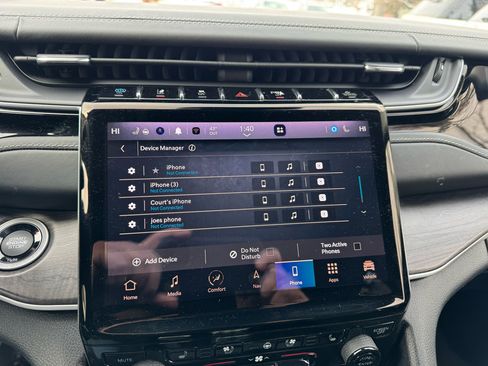 Used 2022 Jeep Grand Cherokee Limited w/ Luxury Tech Group II image 34